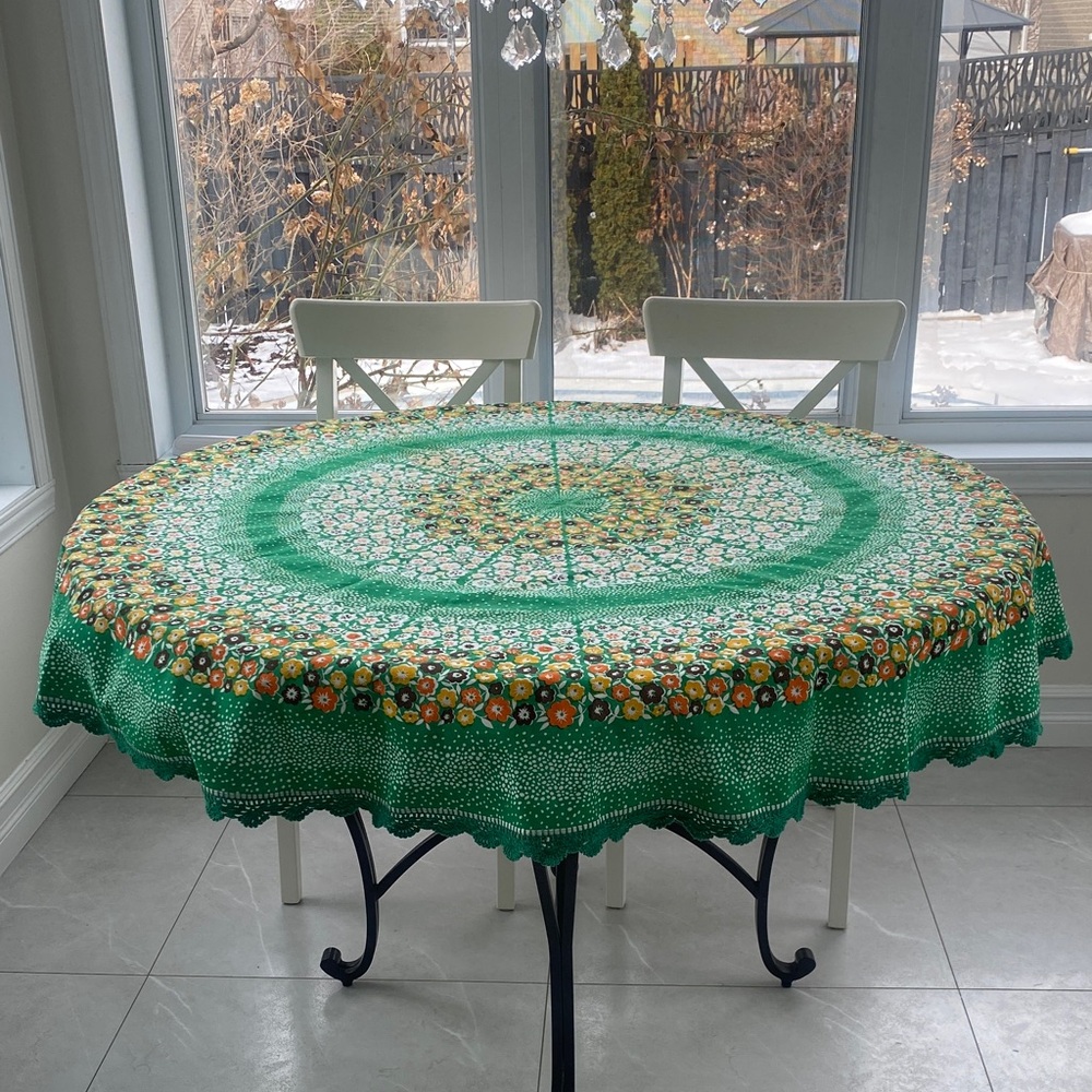 Vintage Tergal* Wrinkle free Round Floral Green lace trim tablecloth 59” round